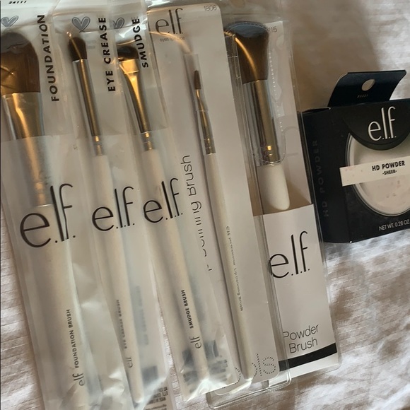 ELF Other - Elf HD powder and brush set